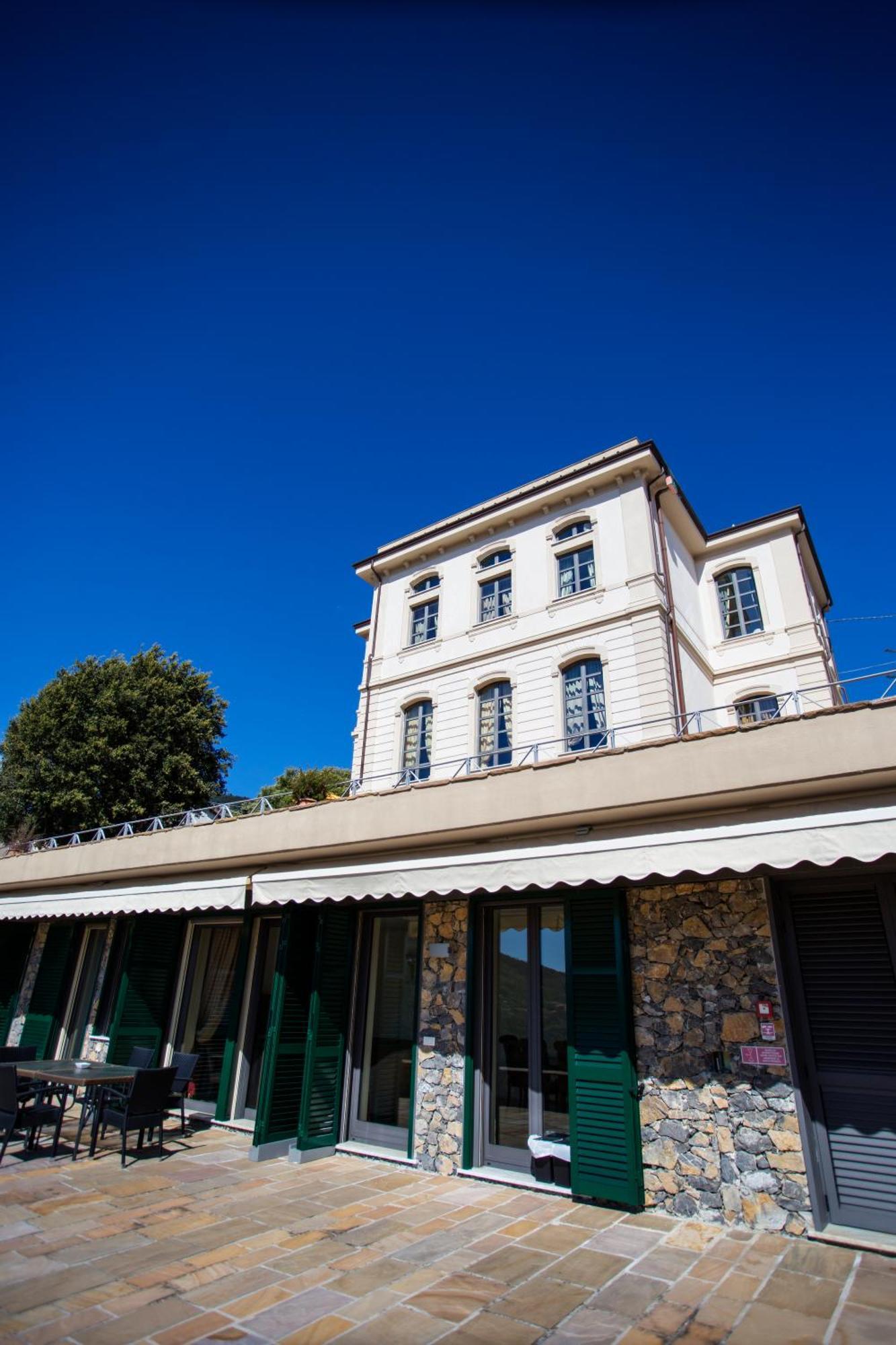 Miramare Apartments&Suites Λα Σπέτσια Δωμάτιο φωτογραφία