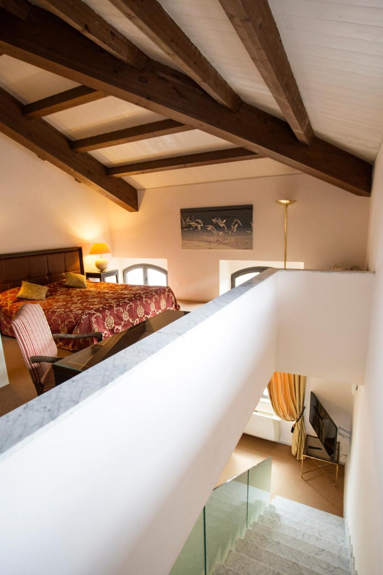 Miramare Apartments&Suites Λα Σπέτσια Δωμάτιο φωτογραφία